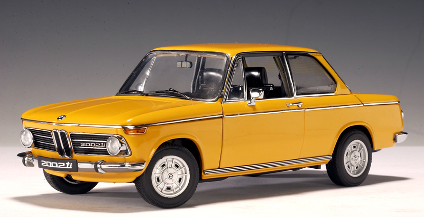 AUTOart: BMW 2002 ti - Orange (70506) in 1:18 scale - mDiecast