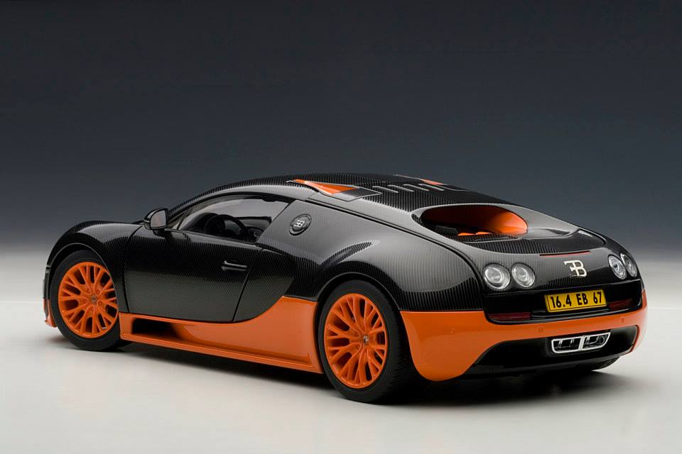 AUTOart Bugatti Veyron Super Sport World Record - Black / Orange Skirts (70935)