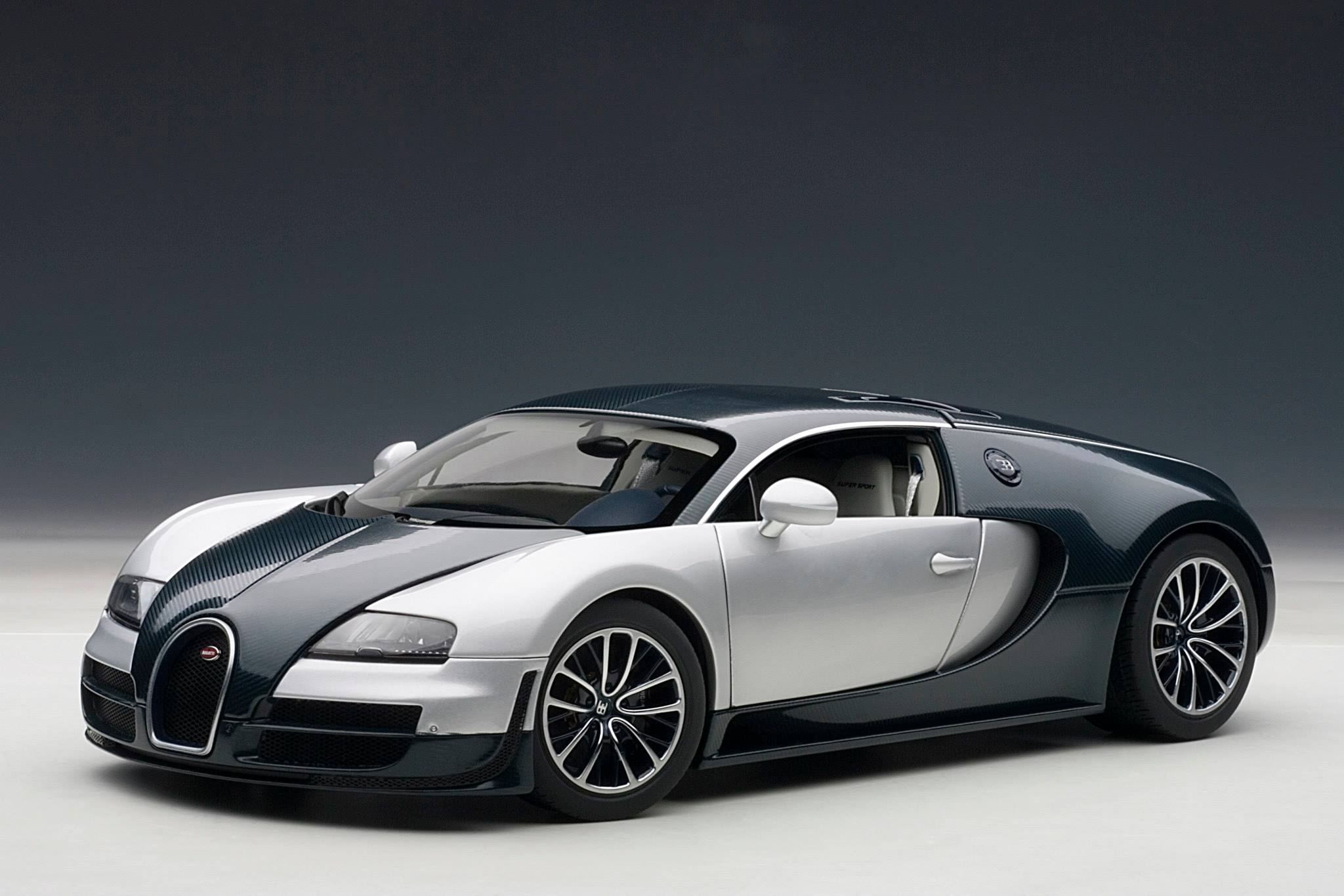 AUTOart Bugatti Veyron Super Sport - Dark Blue w/ Silver White Doors (70939)