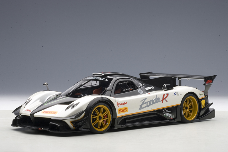 AUTOart: Pagani Zonda R EVO - Carbon Fiber / White (78271) in 1:18 scale