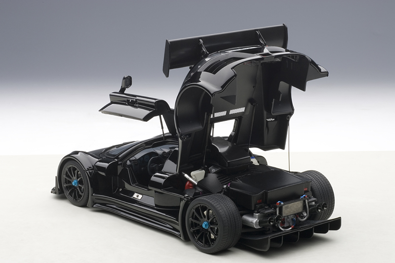 AUTOart: 2005 Gumpert Apollo - Black (71301) in 1:18 scale - mDiecast
