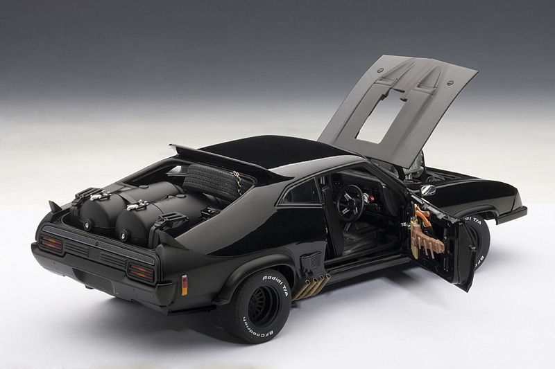 AUTOart: Mad Max The Road Warrior Interceptor (Upgraded Version) (72764) in  1:18 scale