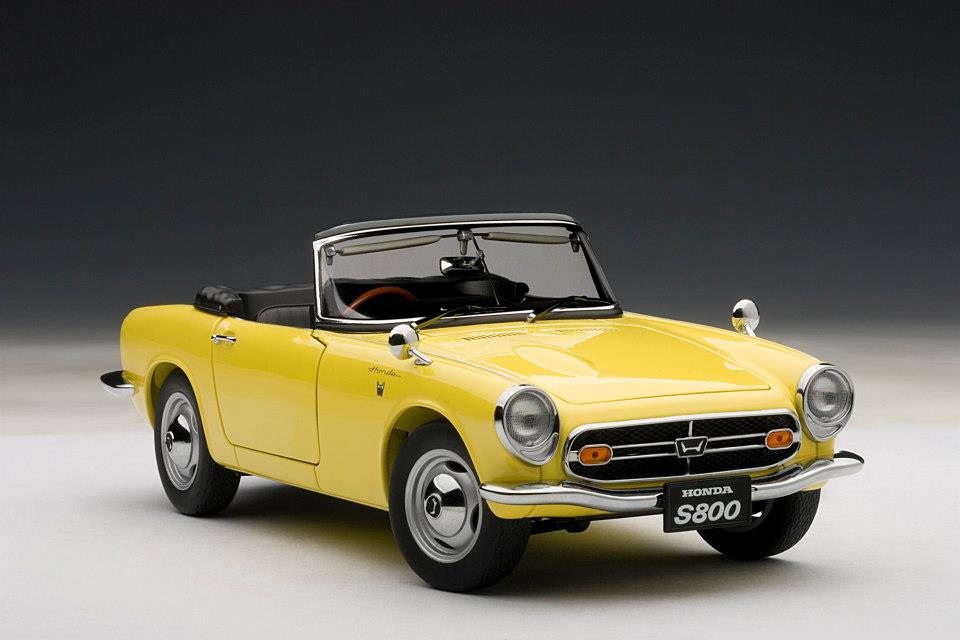 AUTOart: 1966 Honda S800 Roadster - Yellow (73277) in 1:18 scale 