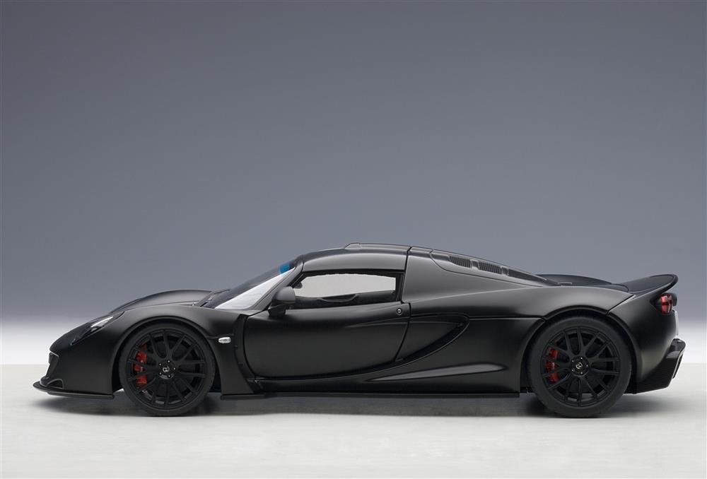 AUTOart: 2010 Hennessey Venom GT - Matt Carbon Black (75401) in 1