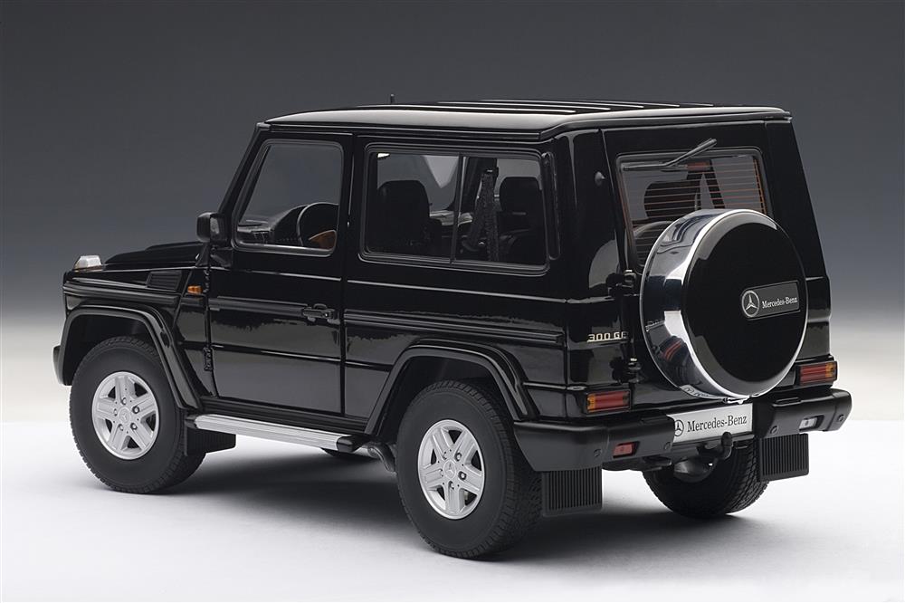 AUTOart: Mercedes-Benz G Model SWB - Black (76111) in 1:18 scale