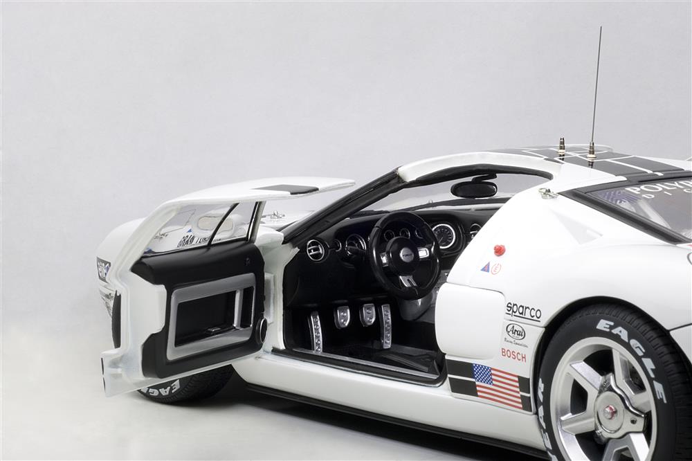 1/18 AUTOart Ford GT LM Race Car Spec II #4 Gran Turismo White