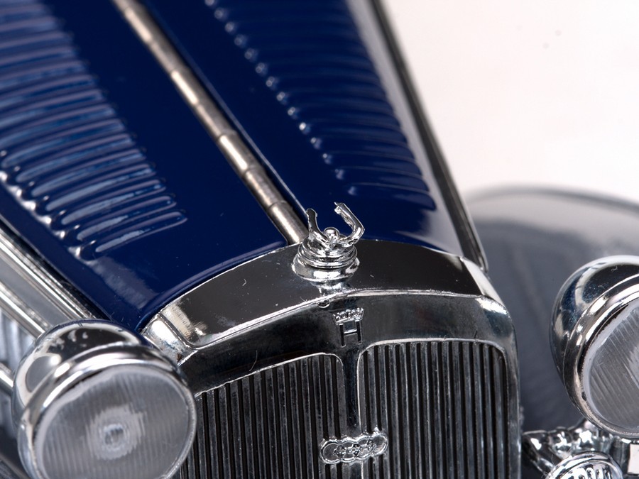 Sun Star: 1939 Horch 855 Special Roadster - Silver Grey and Dark