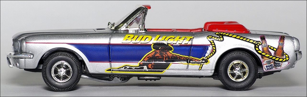 Matchbox: 1964 Ford Mustang (DYM37619) in 1:43 scale
. Picture provided by Natty, 2010-04-28 02:28:40