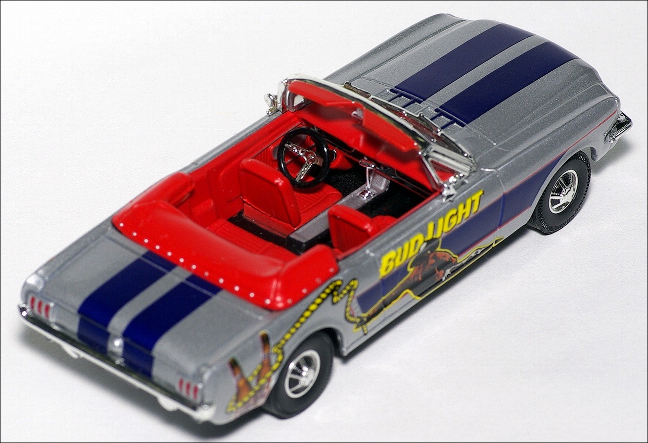 Matchbox: 1964 Ford Mustang (DYM37619) in 1:43 scale
. Picture provided by Natty, 2010-04-28 02:30:00
