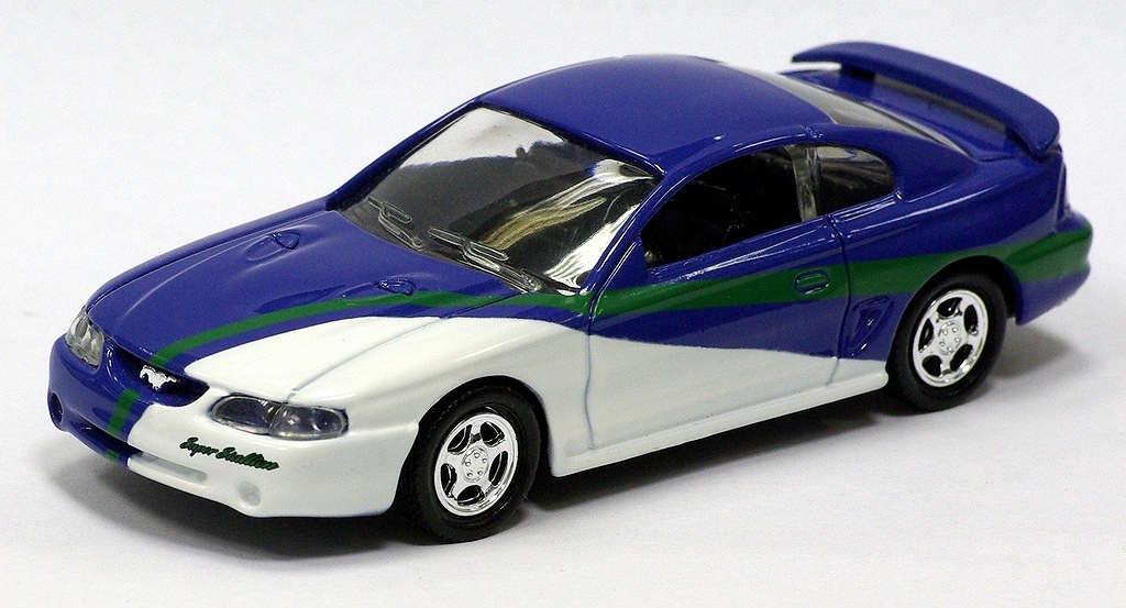 Road Champs: 1998 Ford Mustang Ford Mustang SVT Cobra - Blue/White im 1:43 maßstab