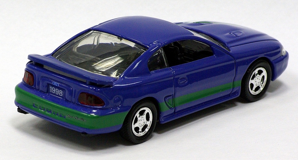 Road Champs: 1998 Ford Mustang Ford Mustang SVT Cobra - Blue/White im 1:43 maßstab
. Picture provided by Natty, 2010-02-20 08:29:50