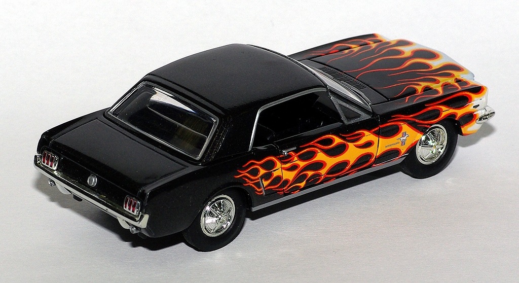 Road Champs: 1965 Ford Mustang HardTop - Black/Flames in 1:43 scale
. Picture provided by Natty, 2010-02-20 08:54:53