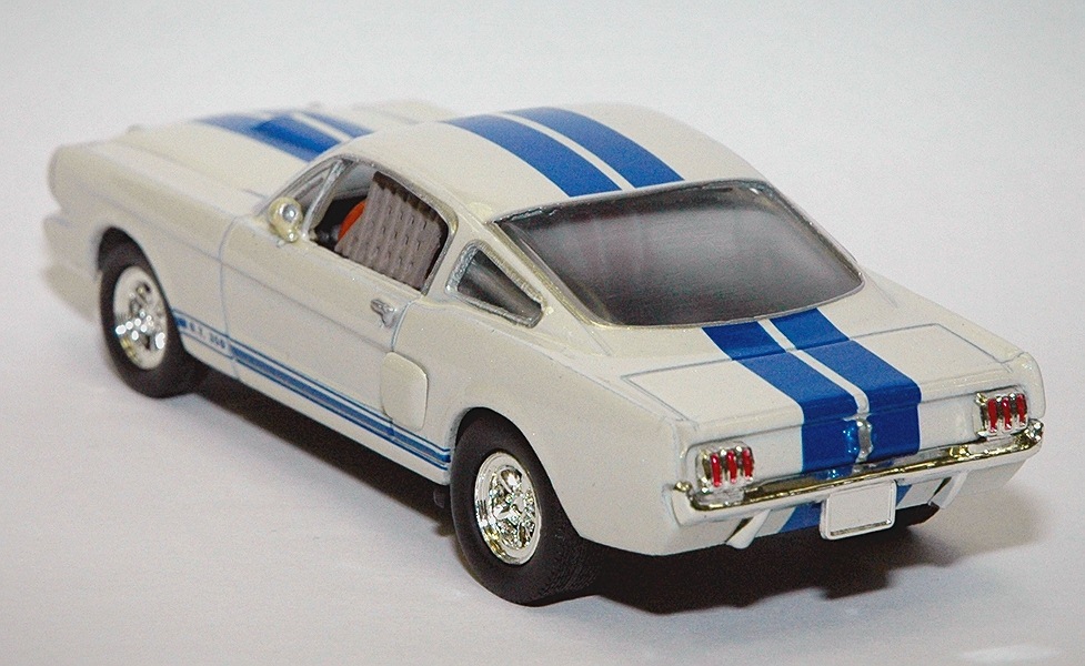 Hot Wheels: 1966 Shelby Mustang GT350 - White в 1:43 масштабе
. Фотография предоставлена Natty, 2010-02-20 12:10:45