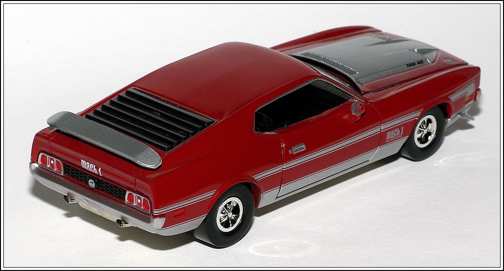 Johnny Lightning: 1971 Ford Mustang Mach 1 - Red в 1:43 масштабе
. Фотография предоставлена Natty, 2010-02-22 03:38:35