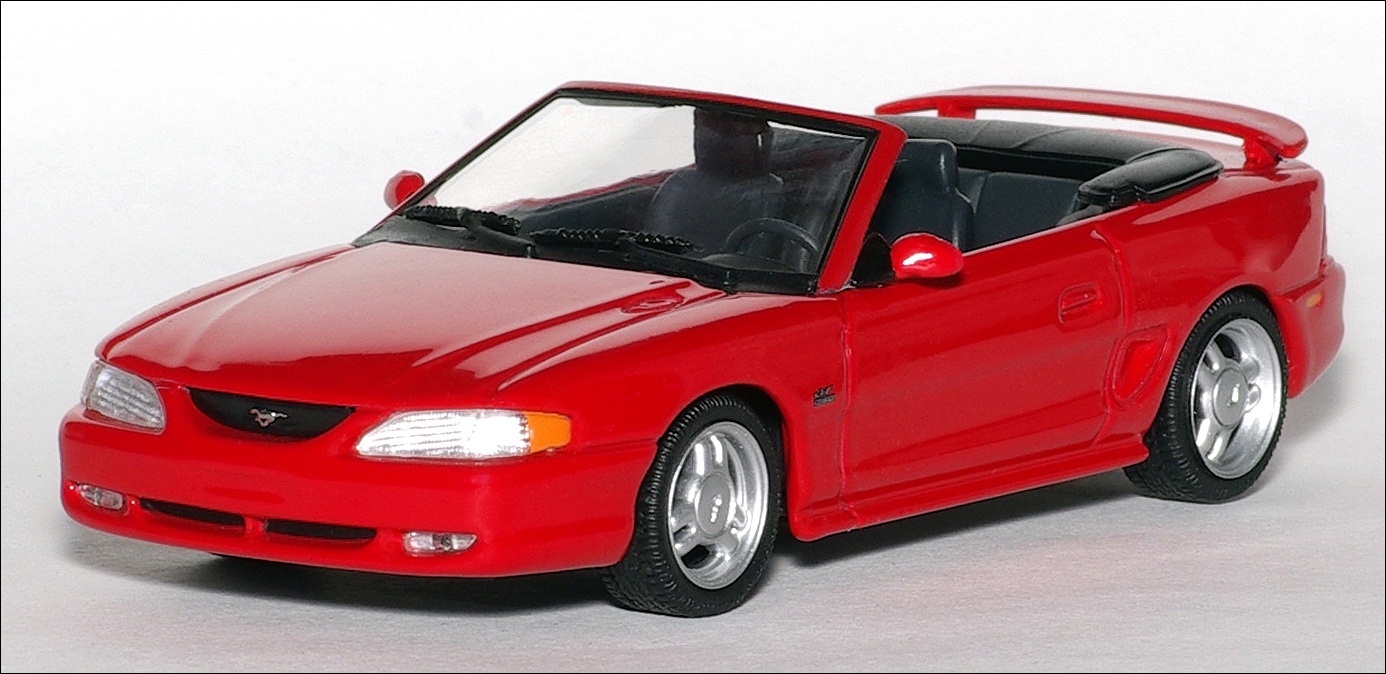 Minichamps: 1994 Ford Mustang Cabriolet - Red (430 085632) im 1:43 maßstab
. Picture provided by Natty, 2010-04-28 02:39:09