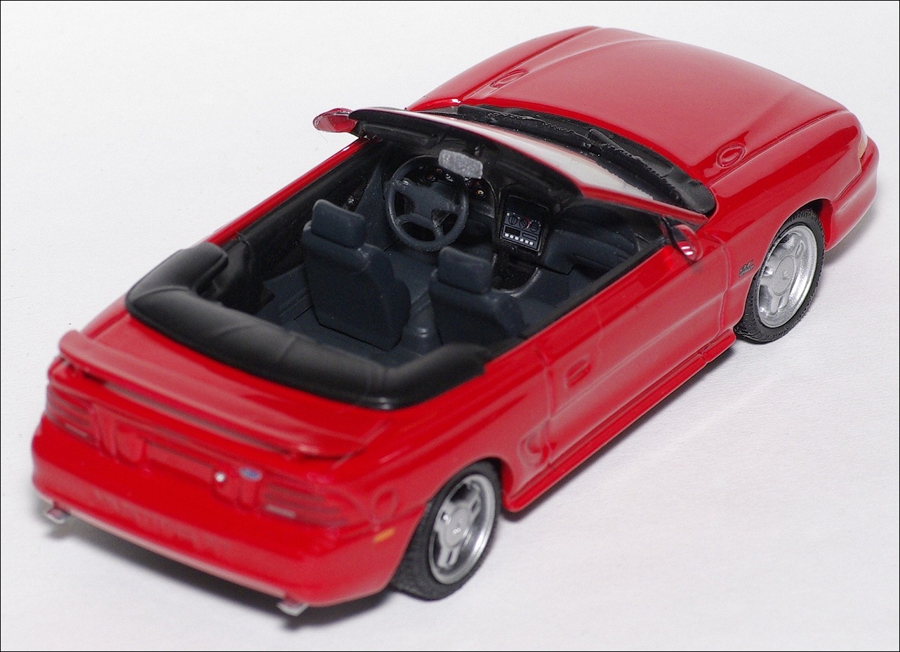 Minichamps: 1994 Ford Mustang Cabriolet - Red (430 085632) im 1:43 maßstab
. Picture provided by Natty, 2010-04-28 02:40:02
