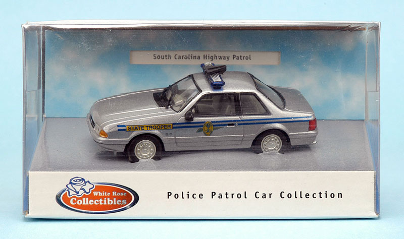 White Rose Collectibles: 1991 Ford Mustang South Carolina Highway Patrol (DEDF99084WSC) в 1:43масштабе