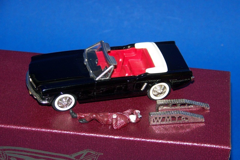 Brooklin: 1965 Ford Mustang Convertible - Black (BRK-56X) in 1:43 scale
. Picture provided by Natty, 2010-05-27 00:18:50