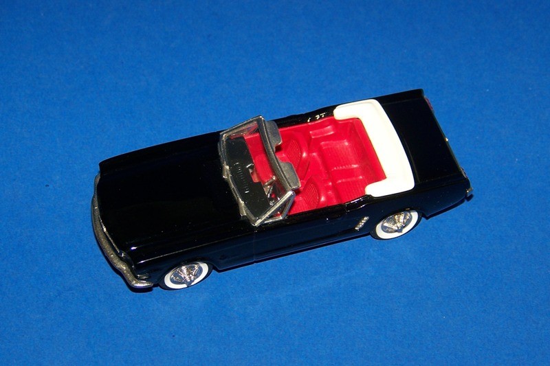 Brooklin: 1965 Ford Mustang Convertible - Black (BRK-56X) in 1:43 scale
. Picture provided by Natty, 2010-05-27 00:19:01