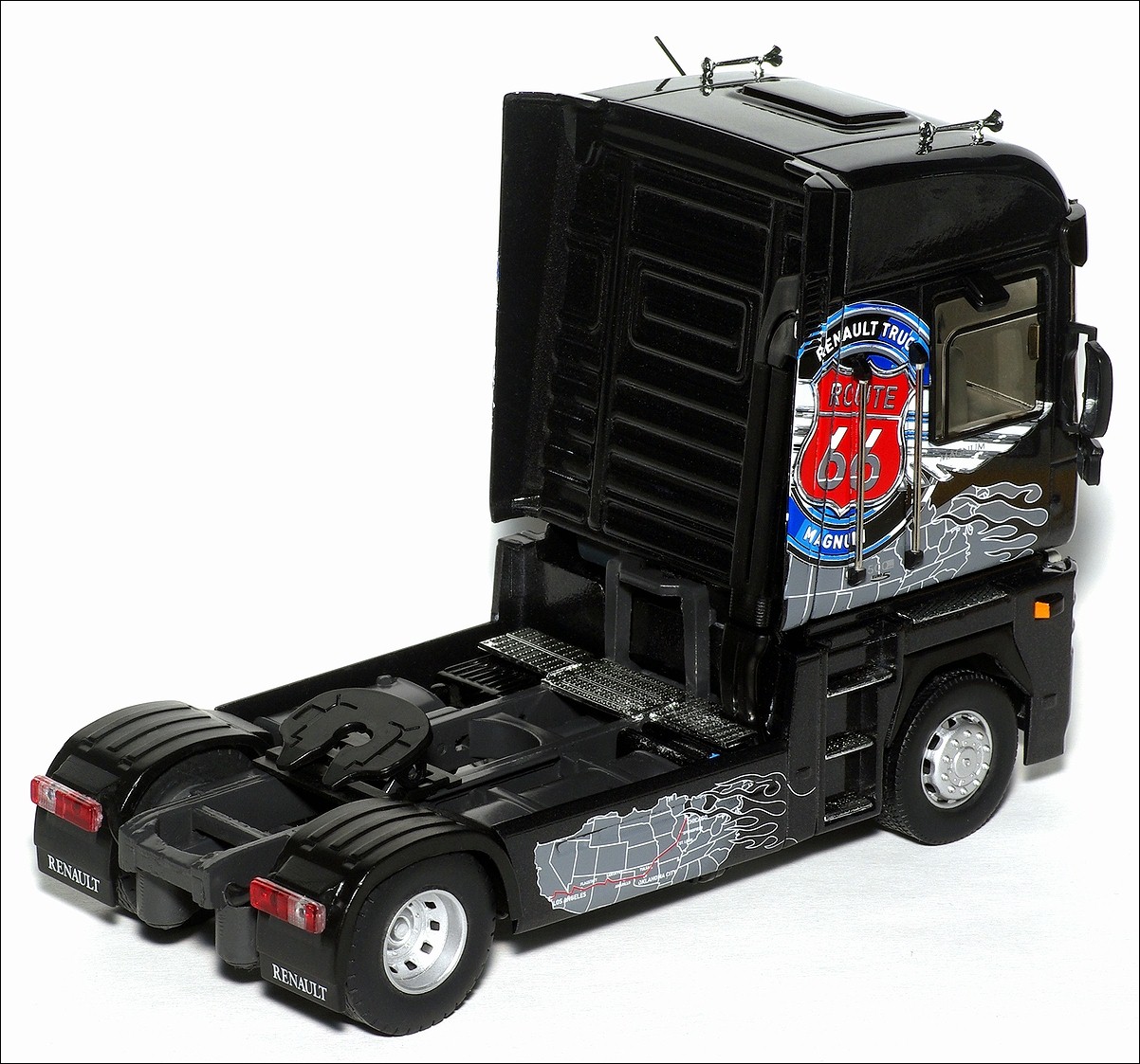 Eligor: Tracteur Renault Magnum Truck Route 66 - Black (114151) в 1:43 масштабе
. Фотография предоставлена Natty, 2011-04-06 03:02:25