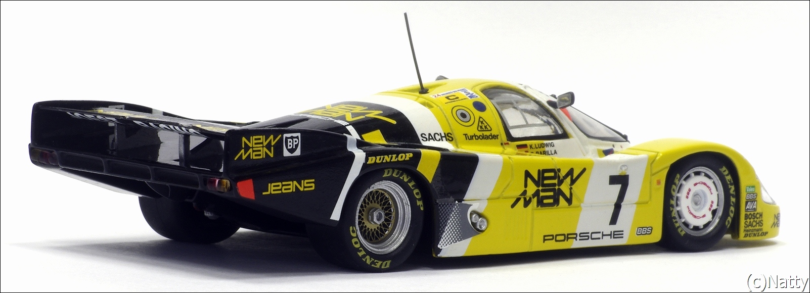 Minichamps: 1985 Porsche 956L - Yellow/Black (430 856507) в 1:43 масштабе
. Фотография предоставлена Natty, 2011-12-01 23:36:16