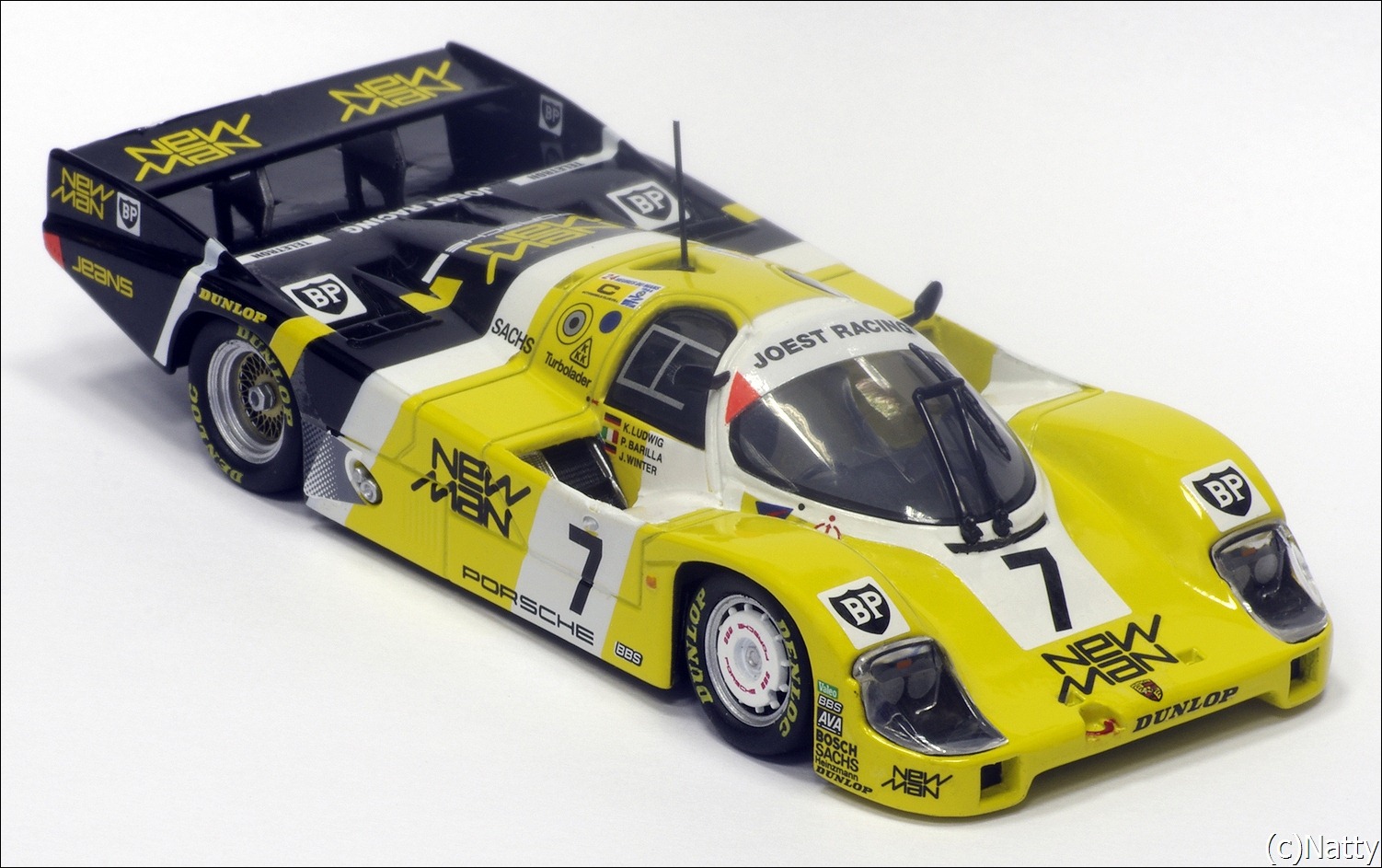 Minichamps: 1985 Porsche 956L - Yellow/Black (430 856507) в 1:43 масштабе
. Фотография предоставлена Natty, 2011-12-01 23:36:36