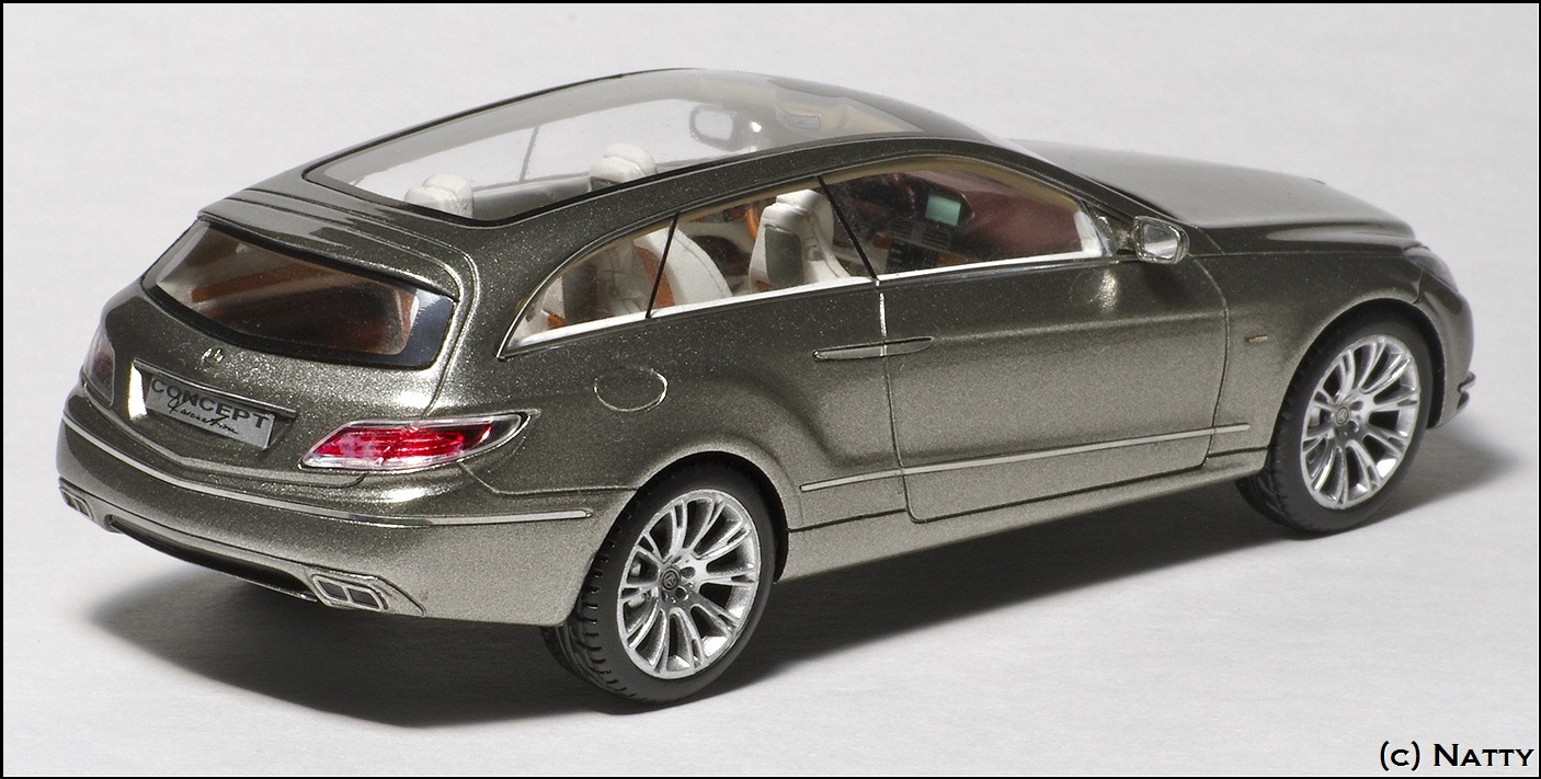 Spark: Mercedes-Benz Fascination Concept 2010 (S1057) im 1:43 maßstab
. Picture provided by Natty, 2012-01-25 02:53:34