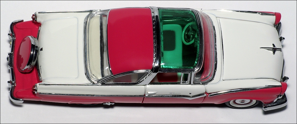 Franklin Mint: 1955 Ford Crown Victoria Pink & White (UK 08) in 1:43 scale
. Picture provided by Natty, 2010-12-06 03:46:59