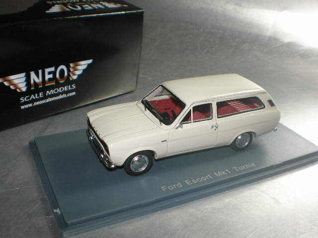 NEO Scale Models: FORD Escort MK1 Turnier White 1968-1975 (44335) in 1:43 scale